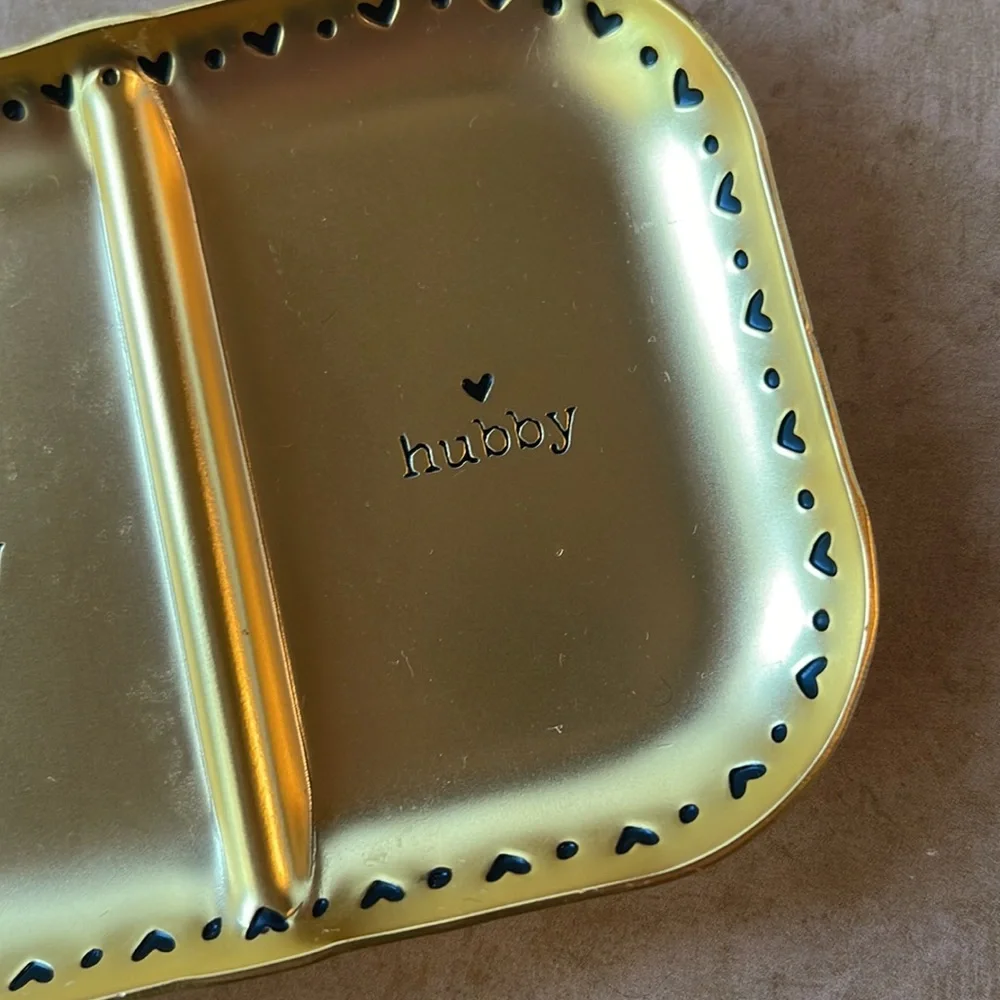 Francesca’s Natural Life Wifey Hubby Trinket Dish